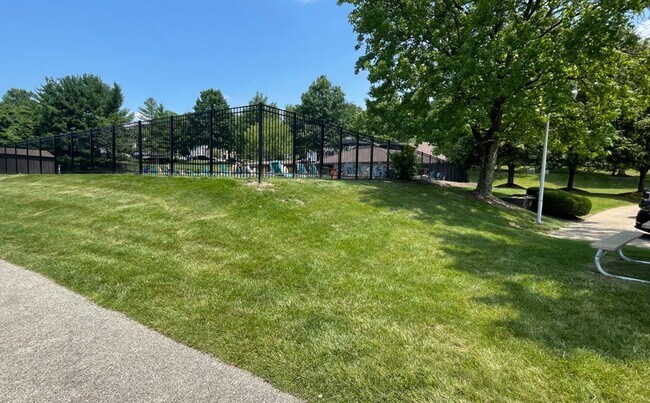 Building Photo - Stunning Condo Unit - 2 Bedroom with Balcony - Hopewell Township