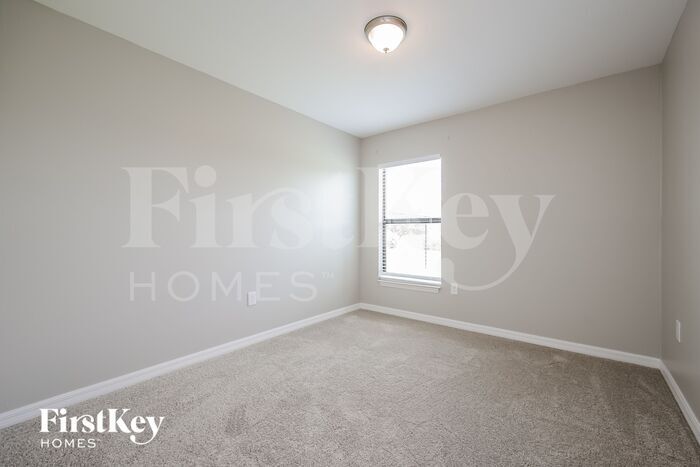 Building Photo - 354 Shadow Lakes Dr