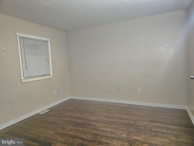 Building Photo - 1136 Fox Run