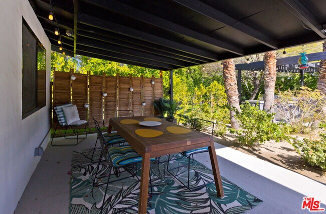 Building Photo - 2660 N Farrell Dr