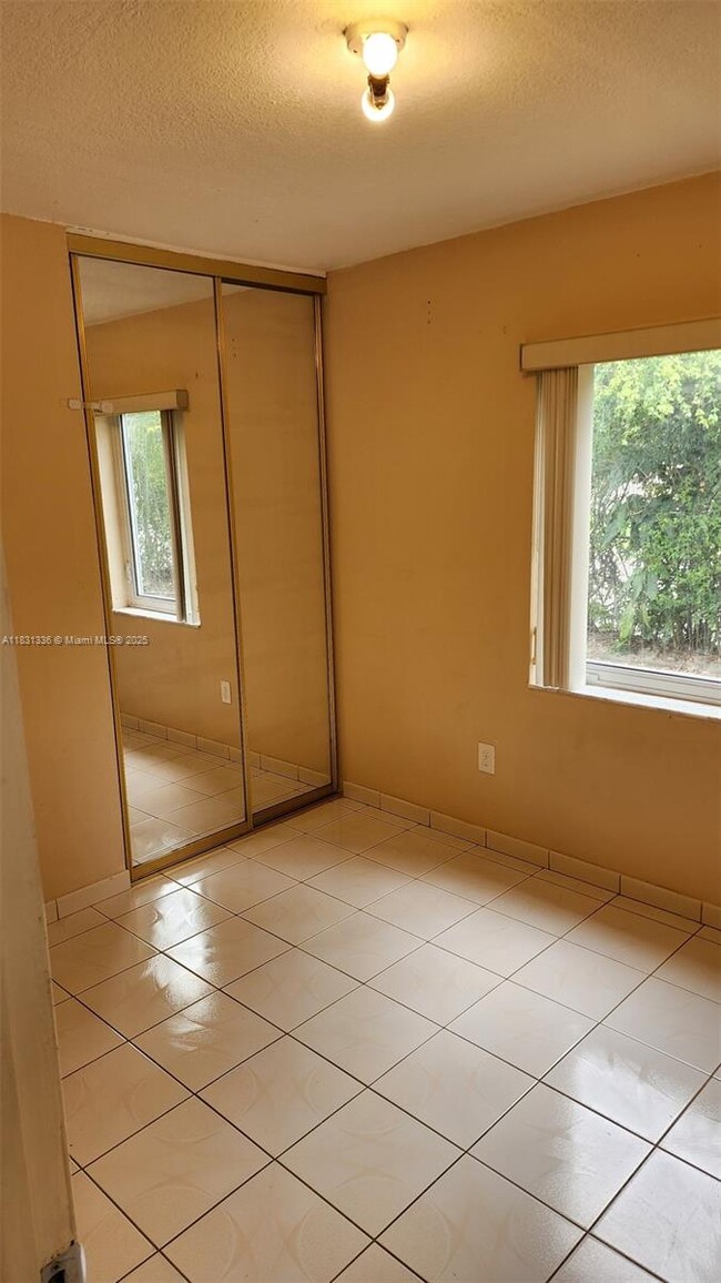 Building Photo - 5460 SW 133rd Ct