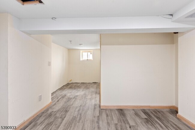 Building Photo - 108 Paine Ave