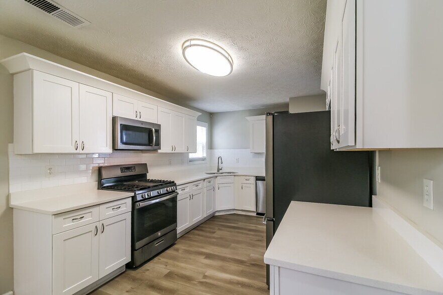 Building Photo - 2951 Highland Park Cir