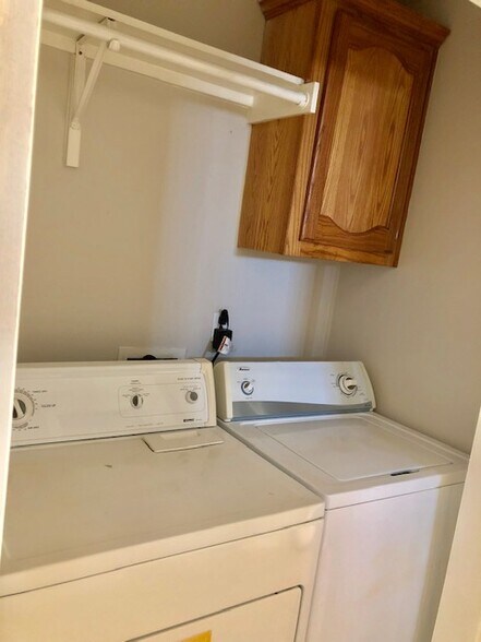 Building Photo - 724 S O'Hare Dr