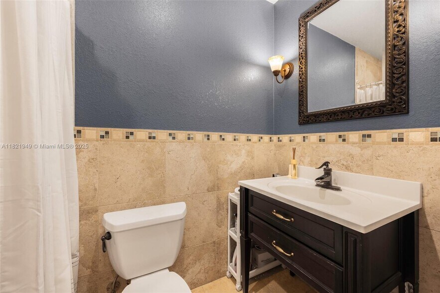 Building Photo - 5490 SW 57th Ave
