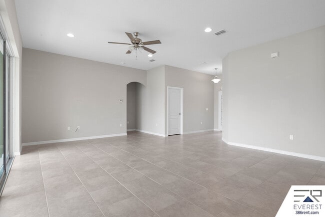 Building Photo - 12 Lysander Ln