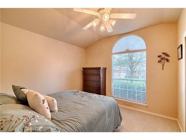 Building Photo - 3321 Tavistock Dr