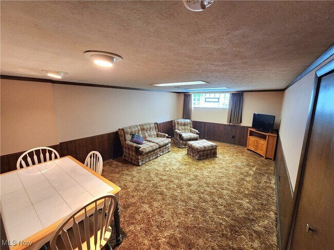 Building Photo - 2908 Bowmen Ln
