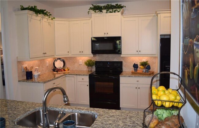 Building Photo - 3462 Lindenridge Cir
