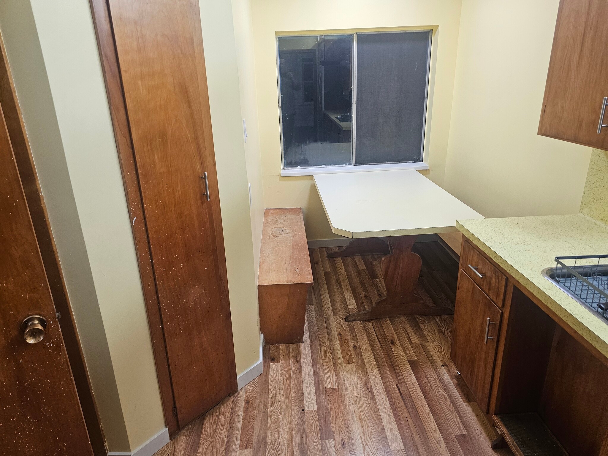Kitchen - 9 Raleigh Ave