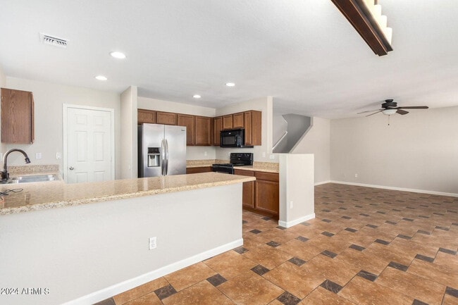 Building Photo - 23690 W Bowker St