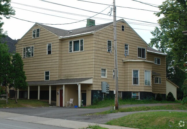 Primary Photo - 1309 N Salina St