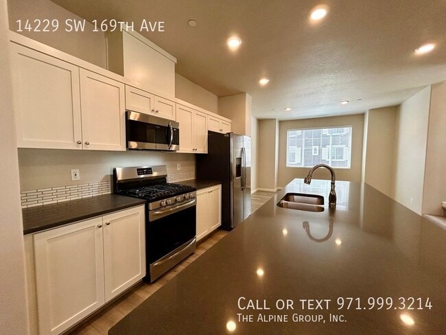 Building Photo - 14229 SW 169th Ave