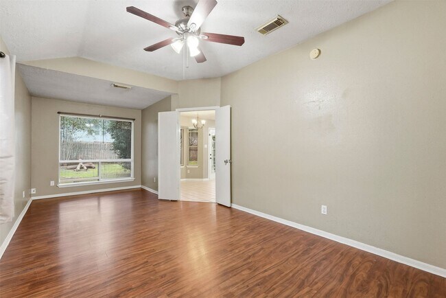 Building Photo - 21739 Park Bend Dr