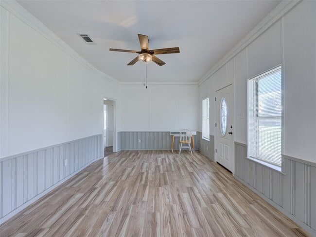 Building Photo - 610 Linden St
