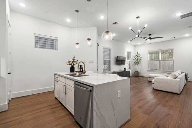 Building Photo - 9011 Wellspring Dr