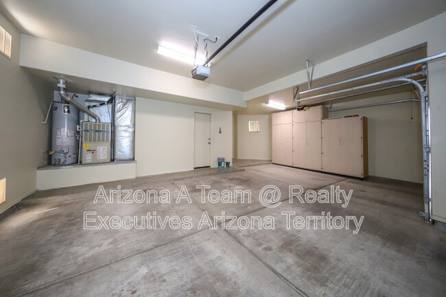 Building Photo - 352 S Vía De Los Rosales