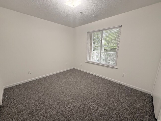 Building Photo - 1511 Graduate Ln