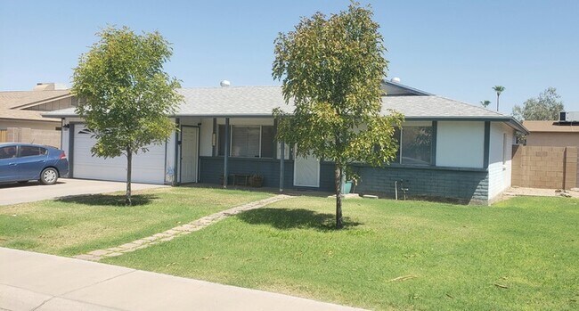 Primary Photo - Wonderful Continental East home in Tempe!!