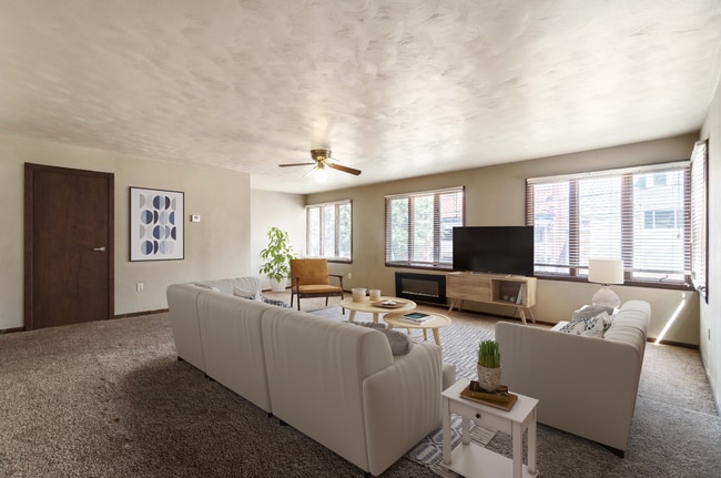Primary Photo - Spacious Duplex in the Heart of South Side...