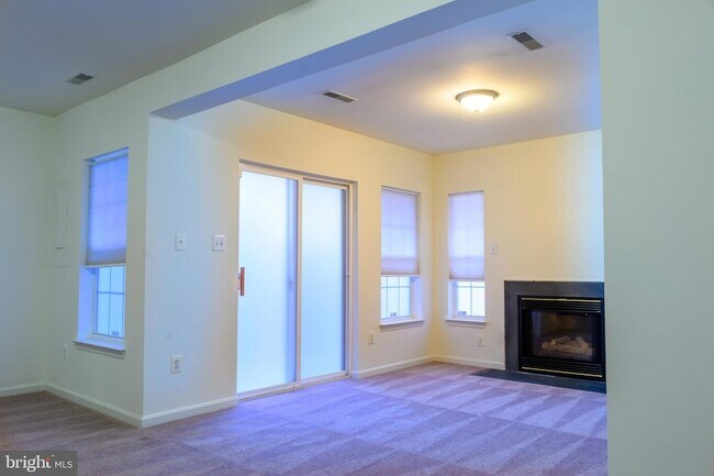 Building Photo - 3842 Koval Ln