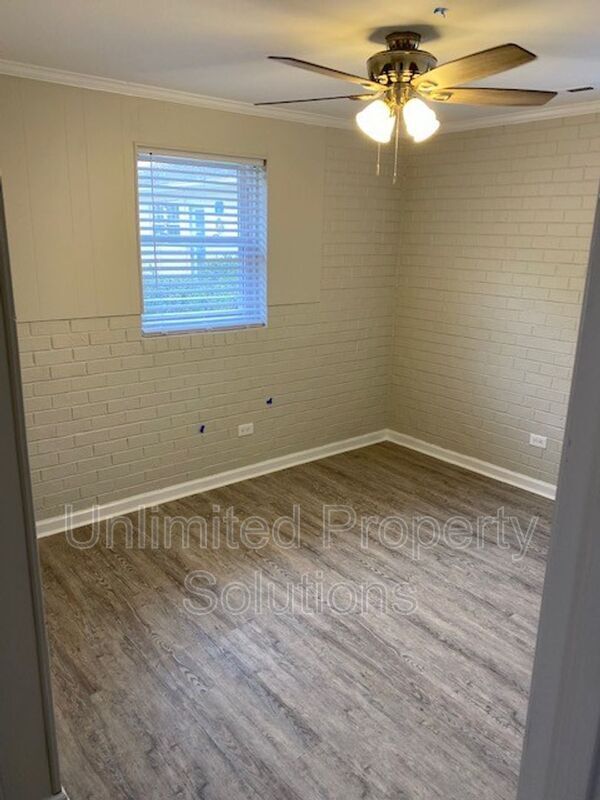 Building Photo - 119 Gaddy Dr