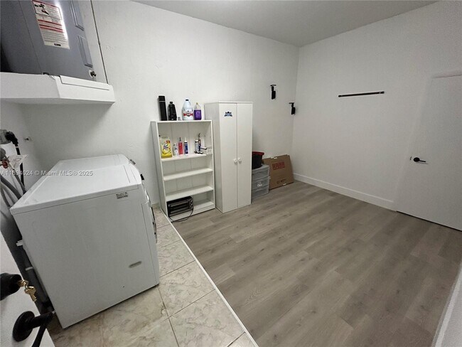 Building Photo - 8725 SW 158th Pl