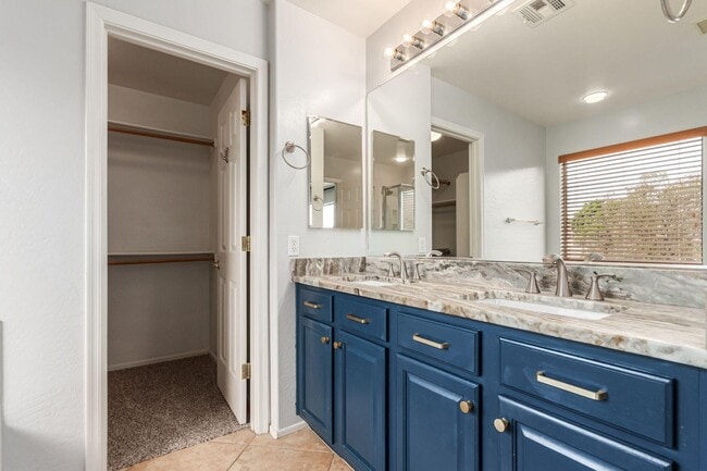 Building Photo - 2626 W Florentine Rd