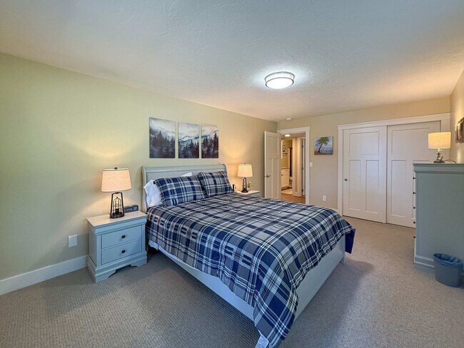 Building Photo - 3080 W Sequim Bay Rd