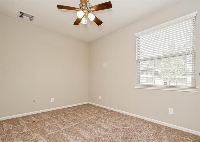 Building Photo - 123 Mimosa Silk Ct
