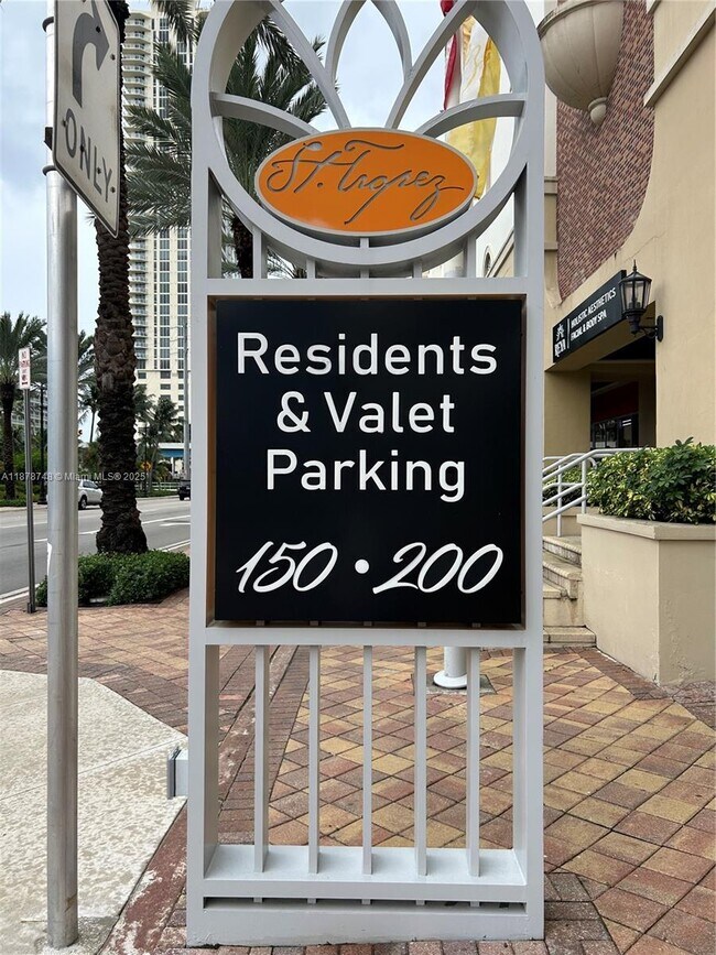 Building Photo - 150 Sunny Isles Blvd