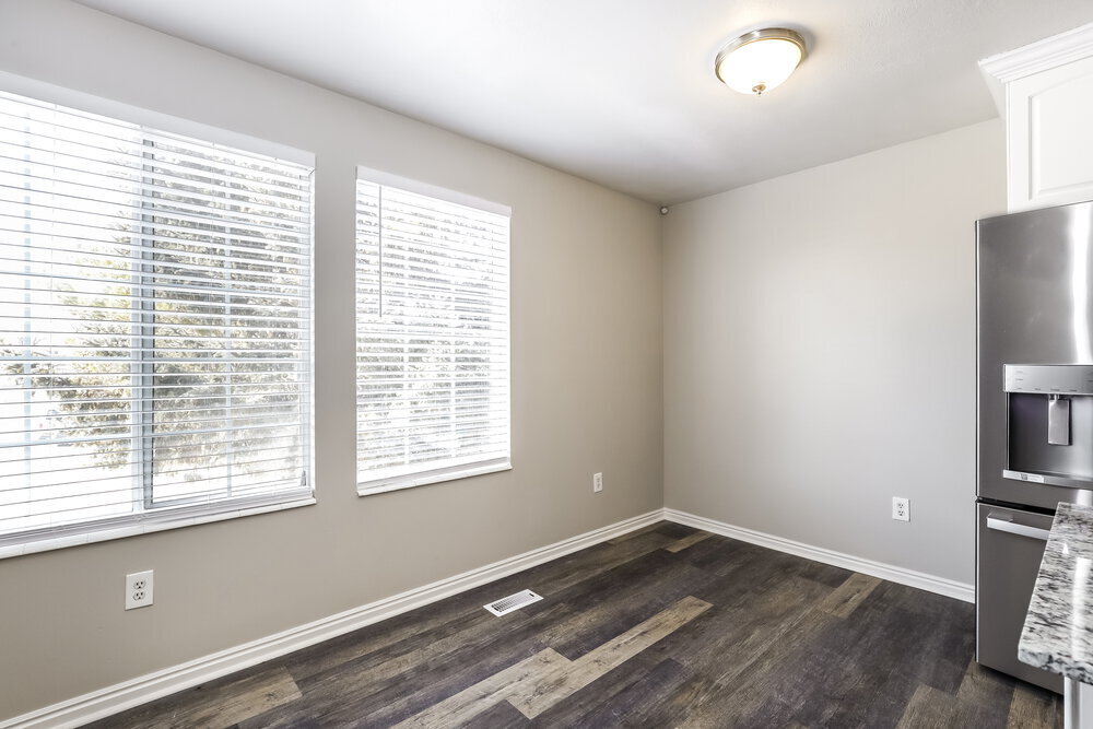 Building Photo - 7679 Sunrise Pl E