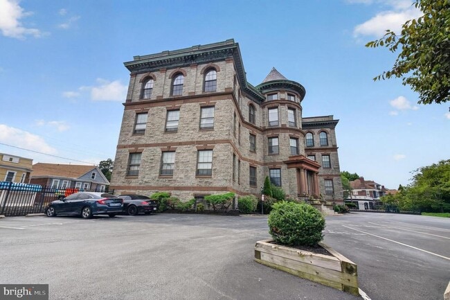 Building Photo - 2400 Baynard Blvd