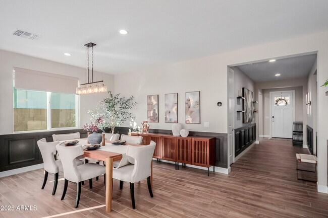 Building Photo - 11353 N Luckenbach St