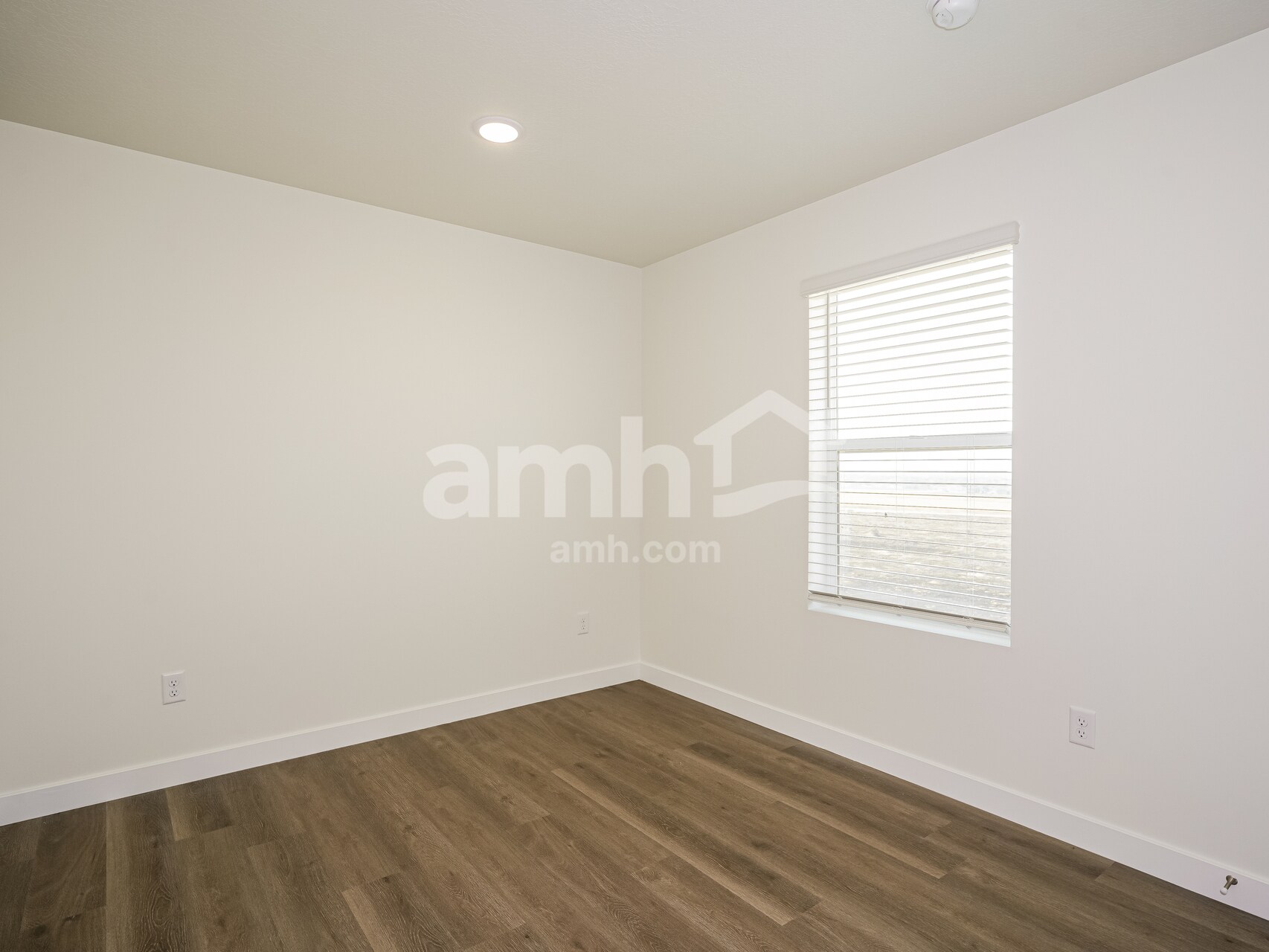 Building Photo - 1432 W Mahogany St