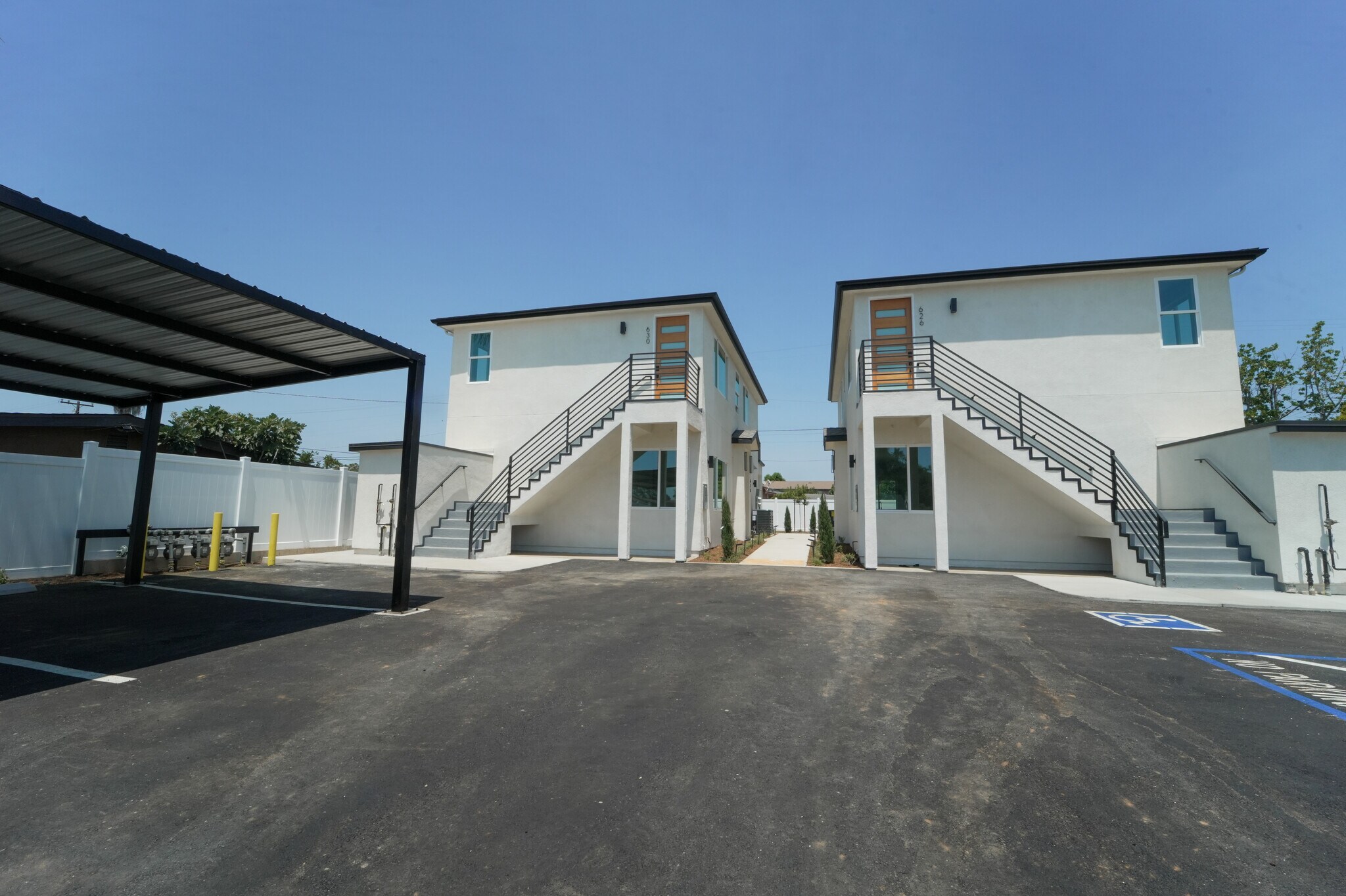 Building Photo - 630 N Juniper St