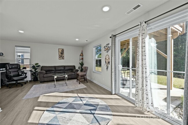 Building Photo - 2665 Grantham Place Dr