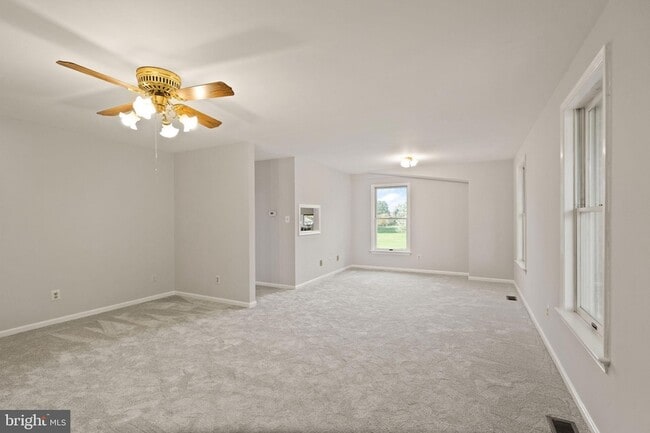 Building Photo - 318 Evergreen Mills Rd