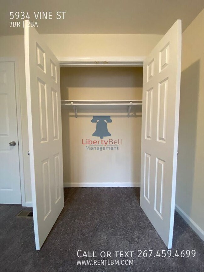 Building Photo - 5934 Vine St