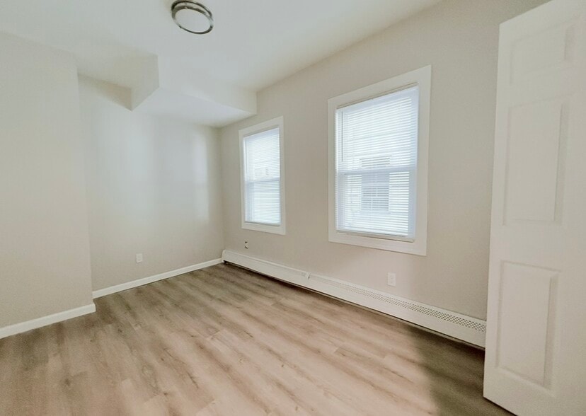 Building Photo - 621 2nd St