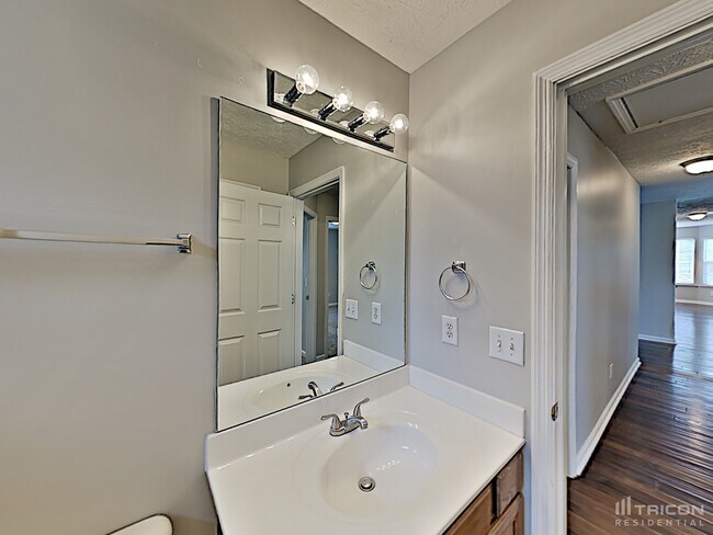 Building Photo - 1412 Angel Ct