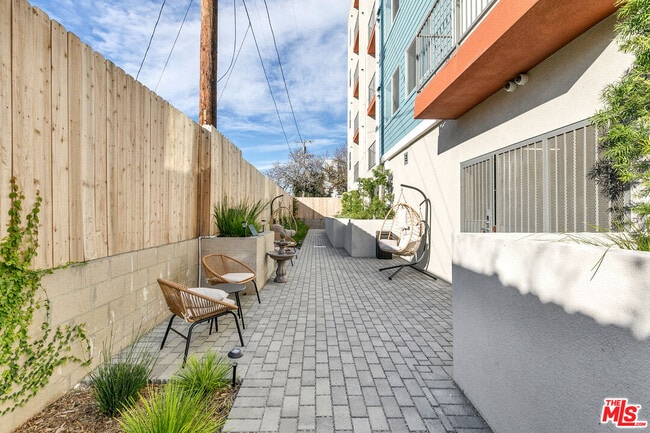 Building Photo - 3567 Chesapeake Ave