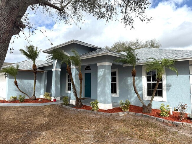 Building Photo - 549 SW Prater Ave