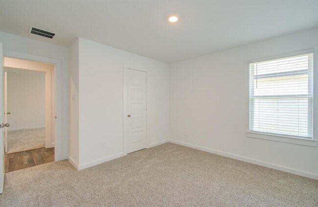 Building Photo - 8707 Shumard Oak Dr