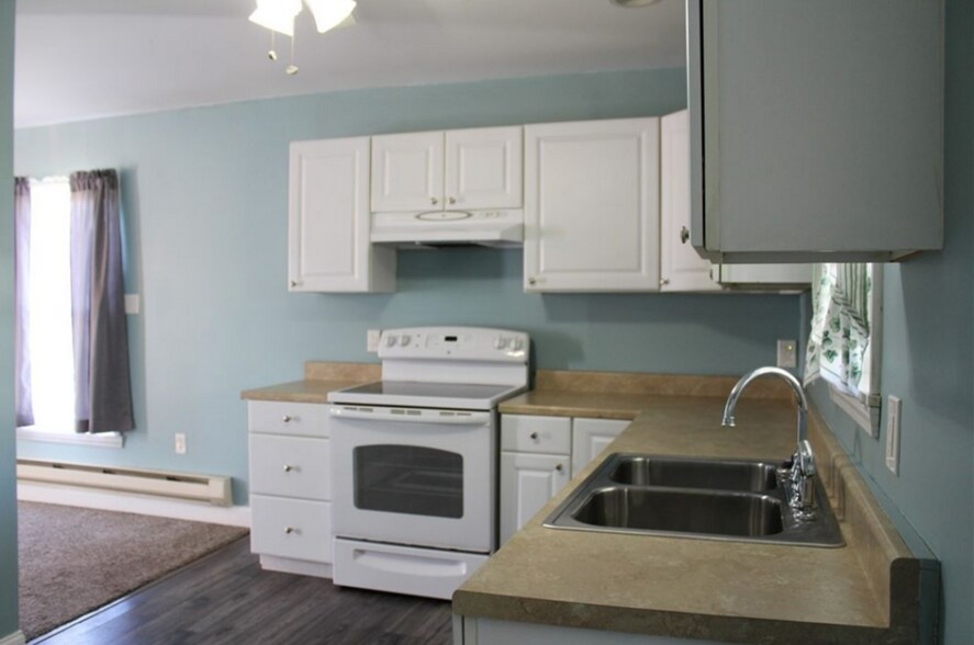 Building Photo - 6 S Main St