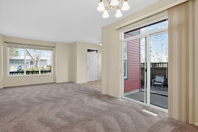 Building Photo - 1052 SE Portlandia Ave