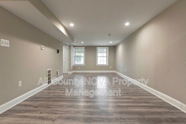Building Photo - 5415 Brenner St