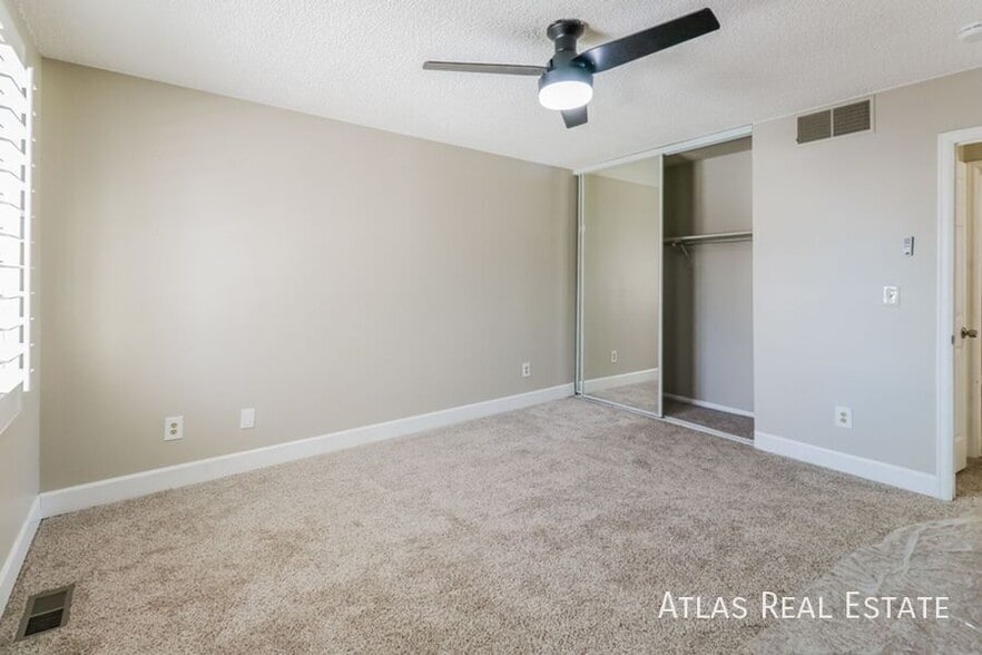 Building Photo - 17327 E Asbury Cir