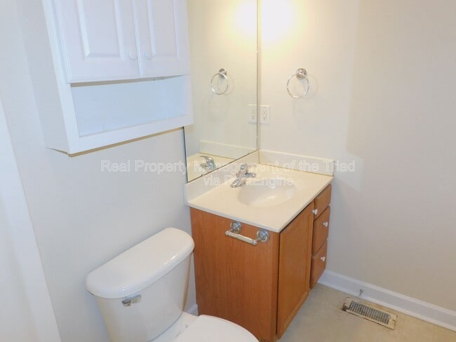 Building Photo - 2831 White Ln