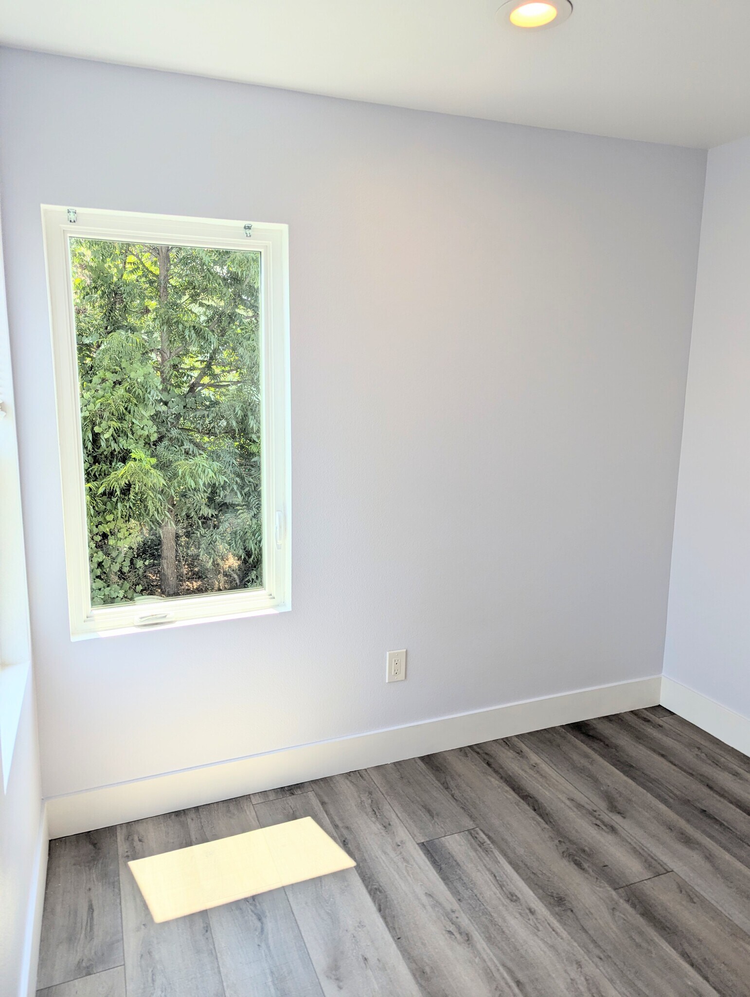 Building Photo - 728 E Palmer Ave